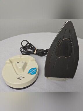 Vintage West Bend Freestyle Cordless Iron 6008 Working 360 Spin